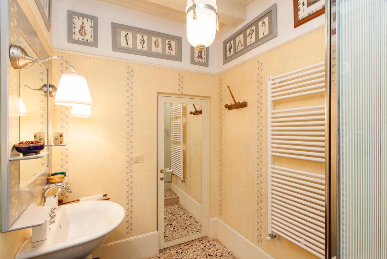 Explore Venice From A Sophisticated Hideaway In San Polo Exterior foto