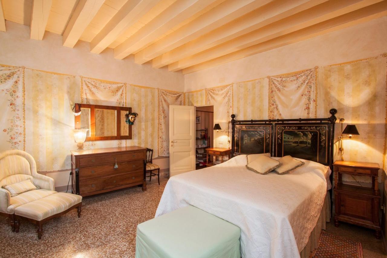 Explore Venice From A Sophisticated Hideaway In San Polo Exterior foto