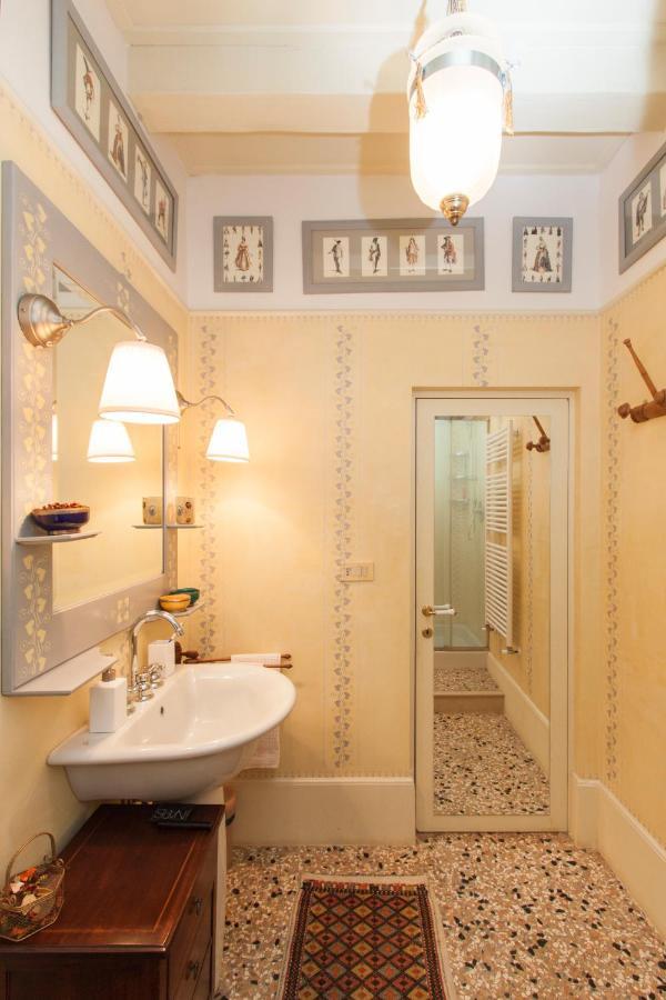 Explore Venice From A Sophisticated Hideaway In San Polo Exterior foto